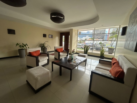EN RENTA: Hermosa Suite en La Floresta – Av. 12 de Octubre