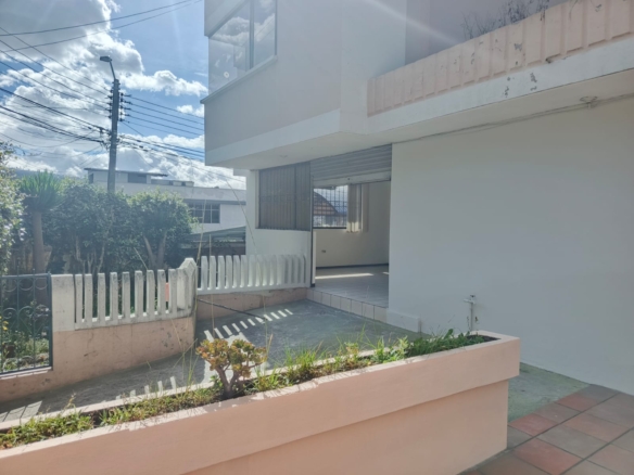 Local Comercial en Planta Baja en Renta – Sector Agua Clara