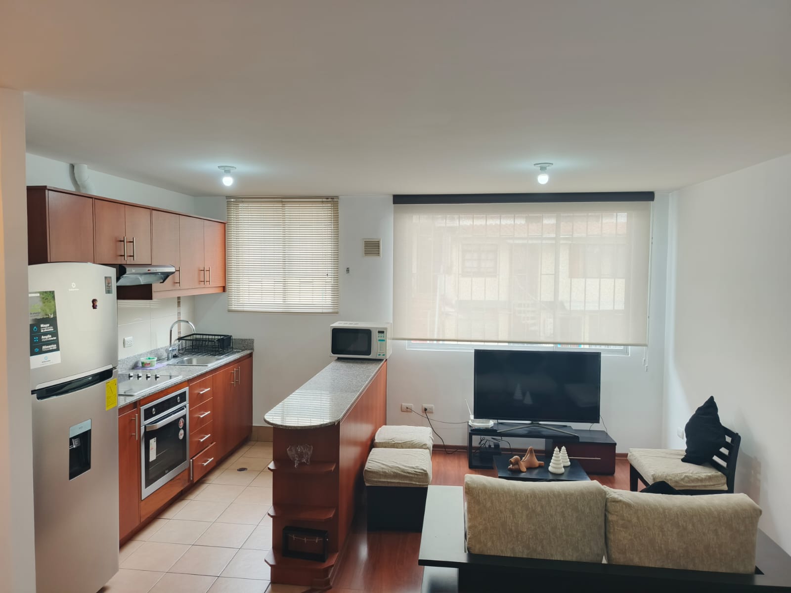3 Arriendo Suite Amoblada | Edificio Bruselas | Sector Rumipamba