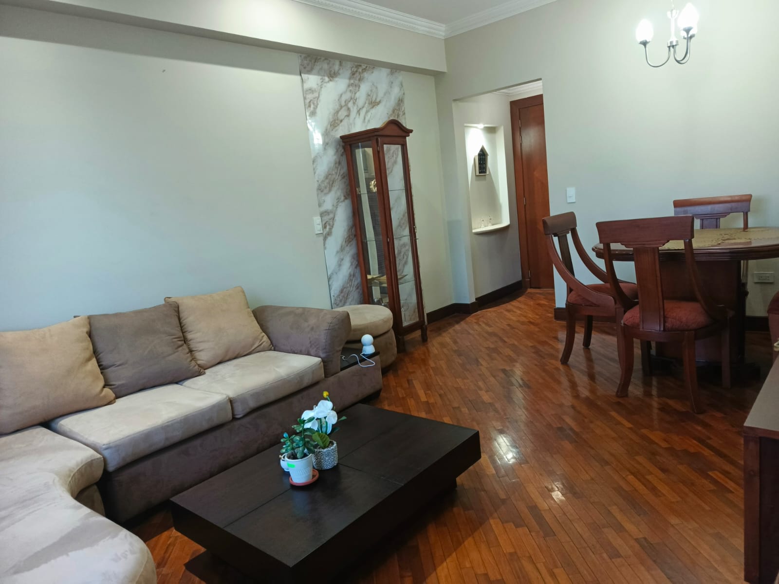 4 Confortable Suite Totalmente Amoblada en Renta – Av. 6 de Diciembre y Gaspar de Villarroel