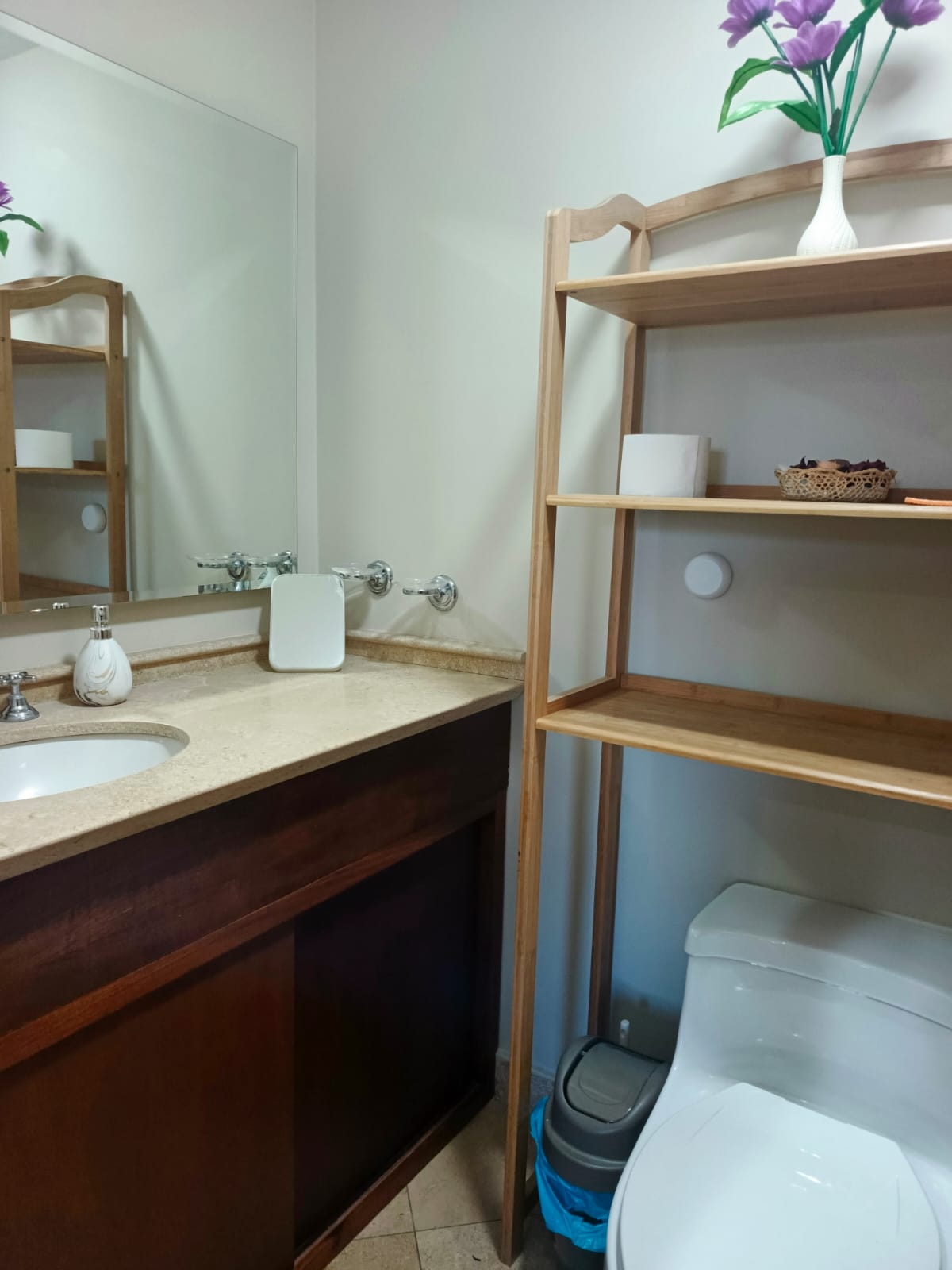 5 Confortable Suite Totalmente Amoblada en Renta – Av. 6 de Diciembre y Gaspar de Villarroel