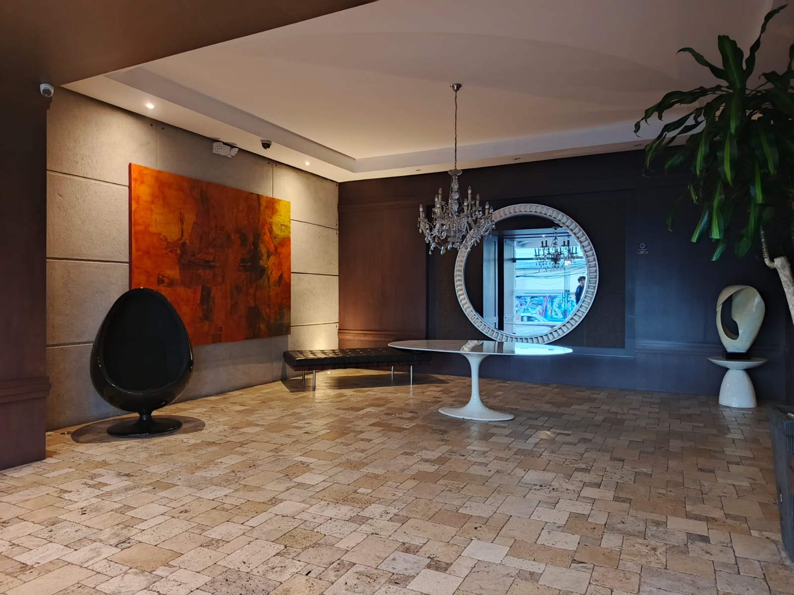 6 Confortable Suite Totalmente Amoblada en Renta – Av. 6 de Diciembre y Gaspar de Villarroel