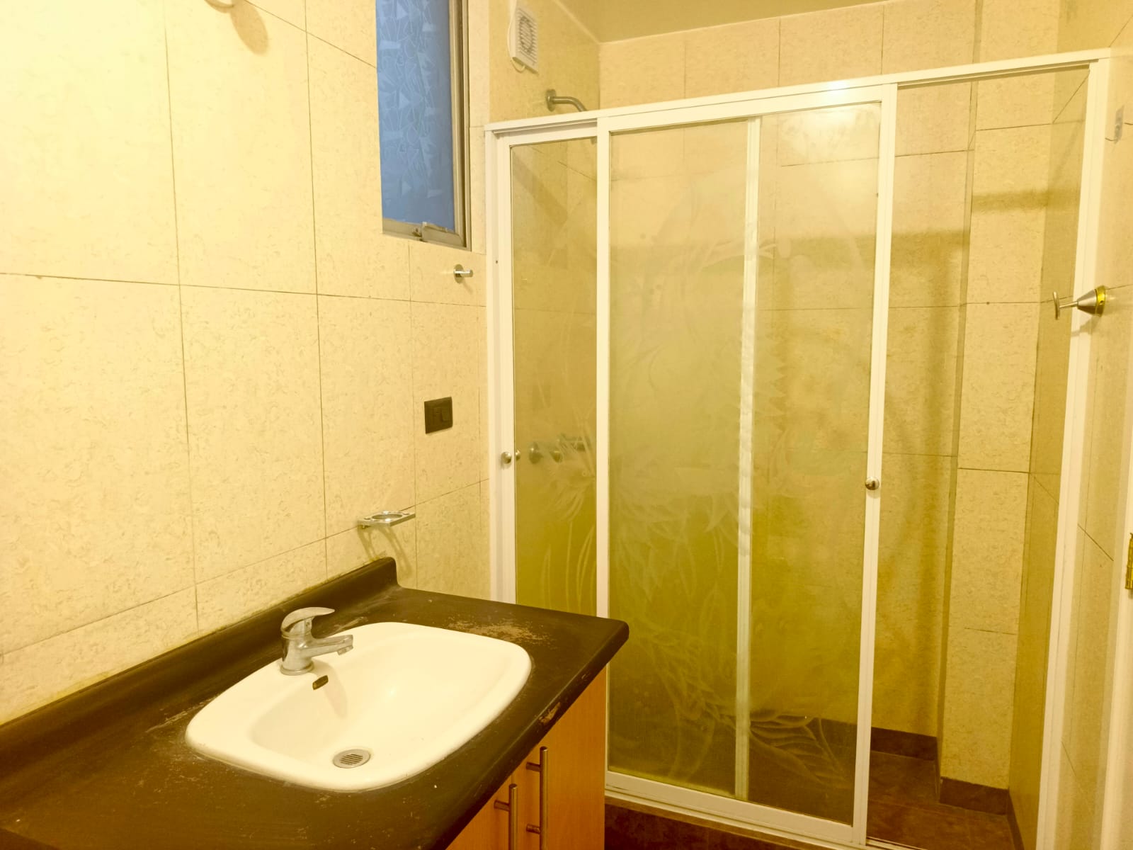 WhatsApp Image 2026-06-16 at 12.15.11 PM (1) ¡Tu nuevo hogar con patio privado y BBQ en Ponceano Alto!