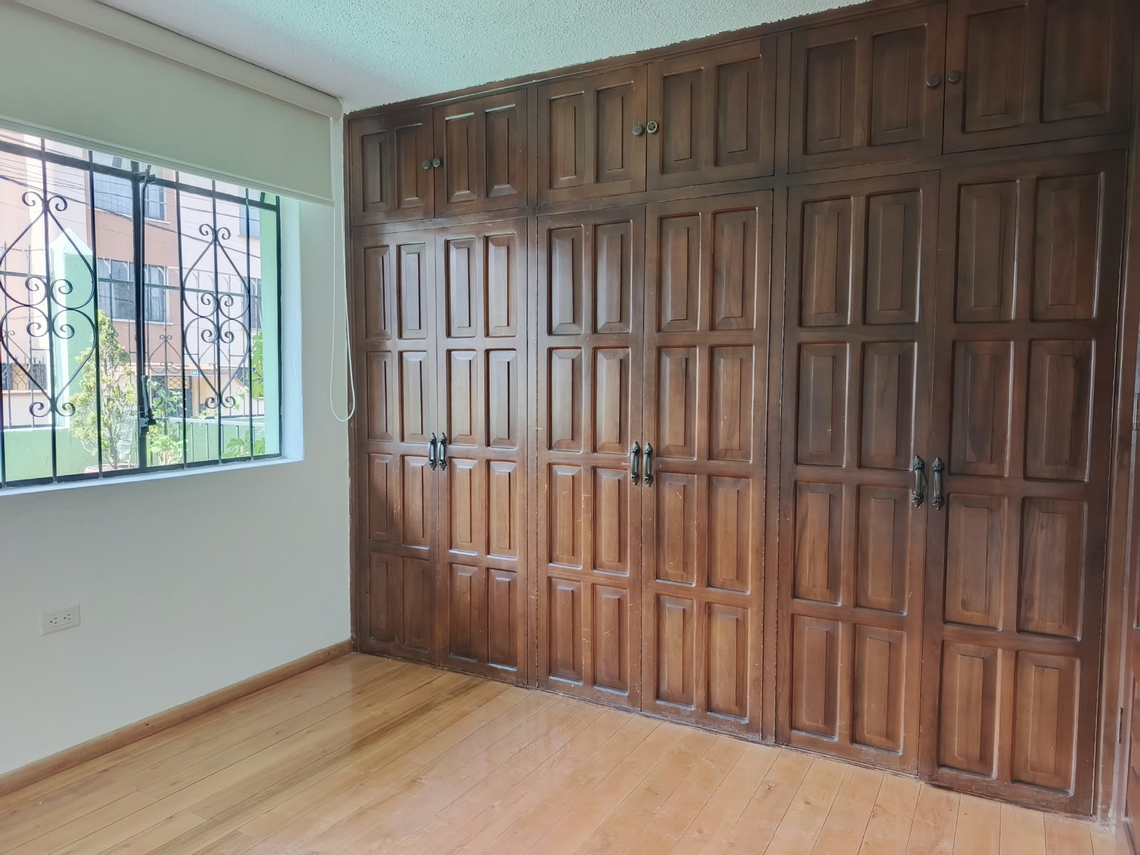 Arriendo bonito y amplio deparatamento al norte de Quito sector San Carlos, cerca al parque Inglés, la Occidental.