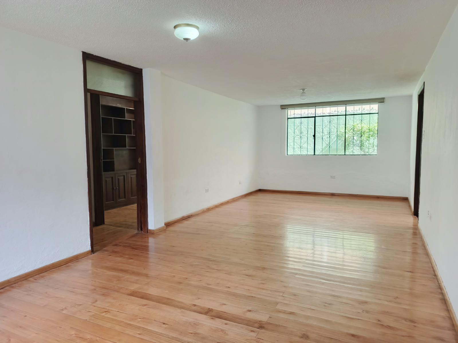 Arriendo bonito y amplio deparatamento al norte de Quito sector San Carlos, cerca al parque Inglés, la Occidental.