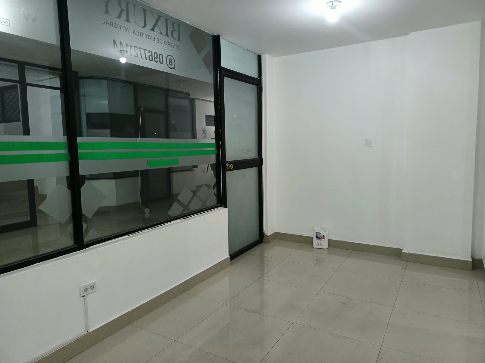 RENTO OFICINA COMERCIAL