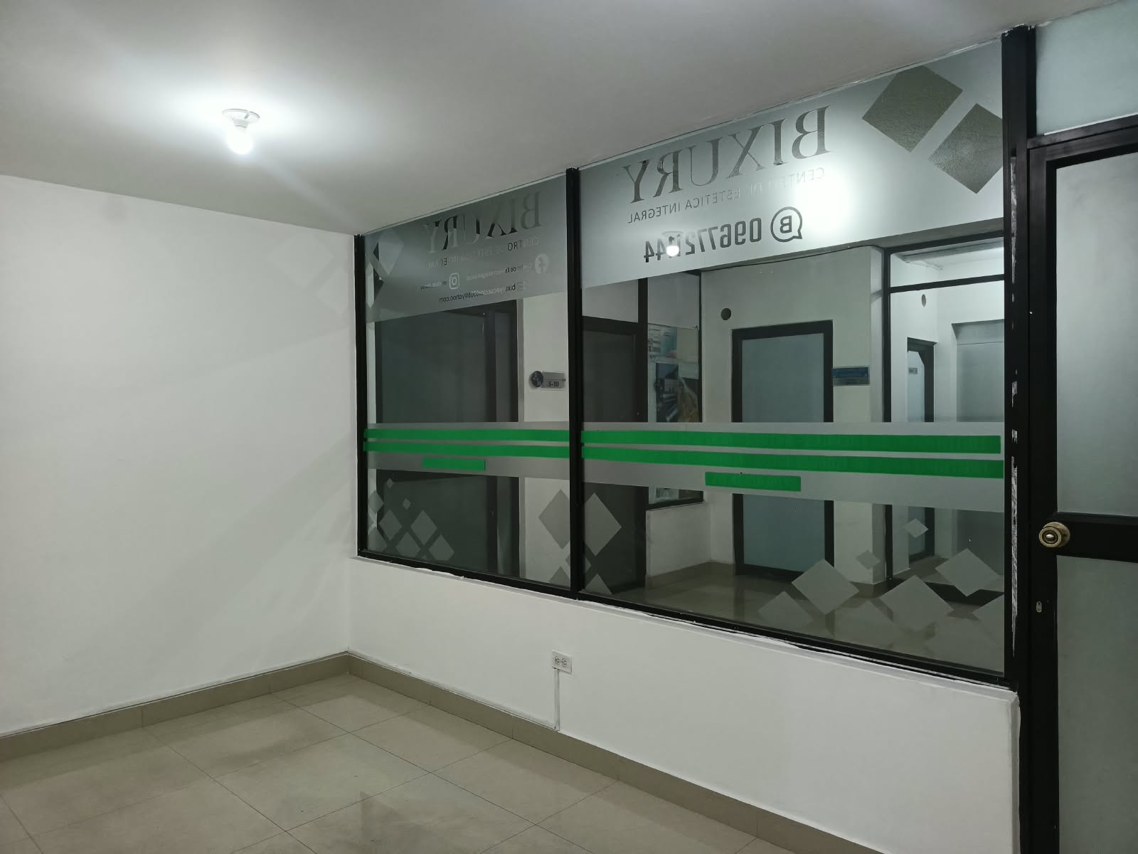 RENTO OFICINA COMERCIAL