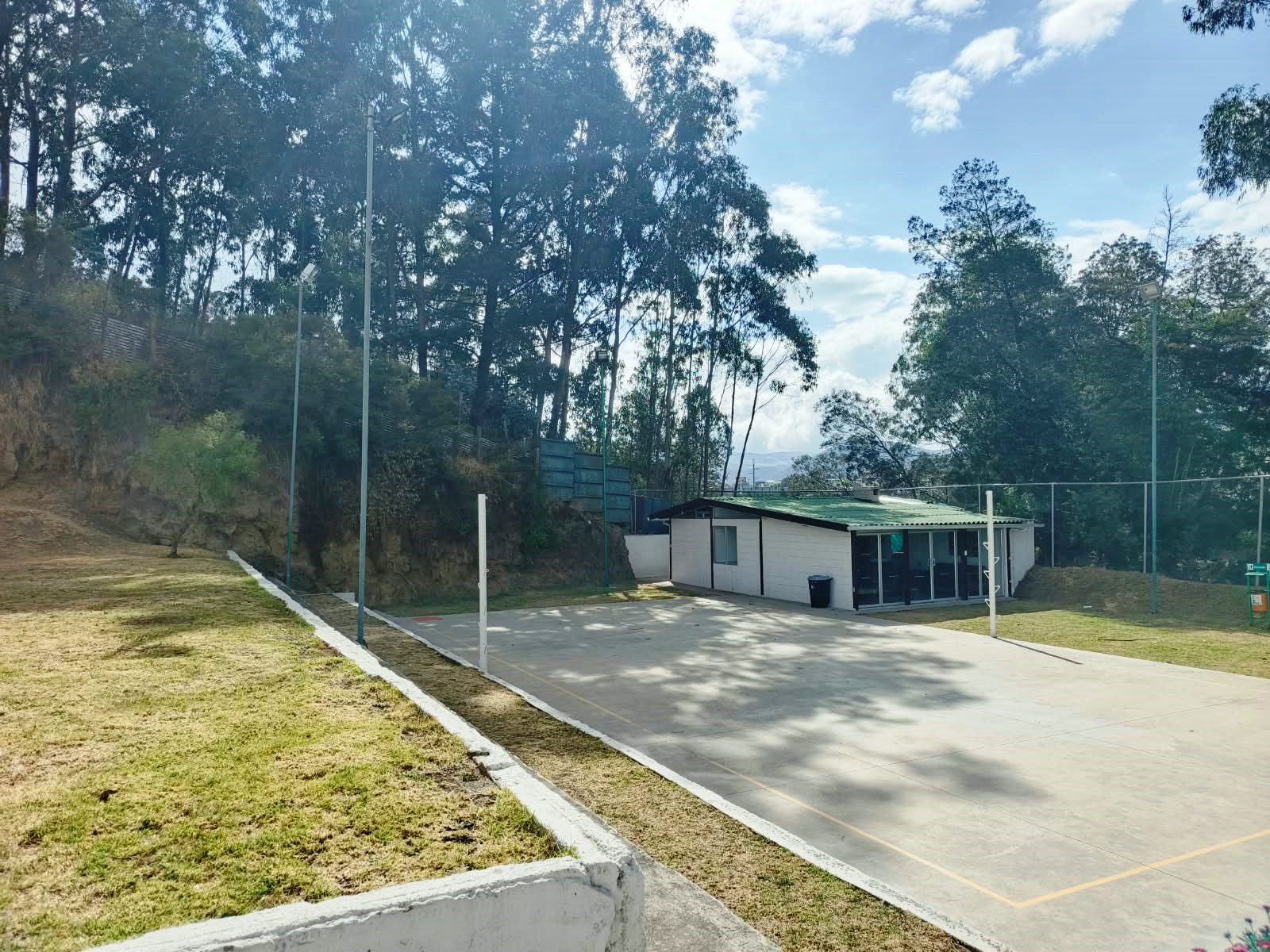 CASA EN VENTA CARCELEN URBANIZACIÓN URABÁ 1 – CONJUNTO PRIVADO | 3 PLANTAS + SUITE | 202 m²
