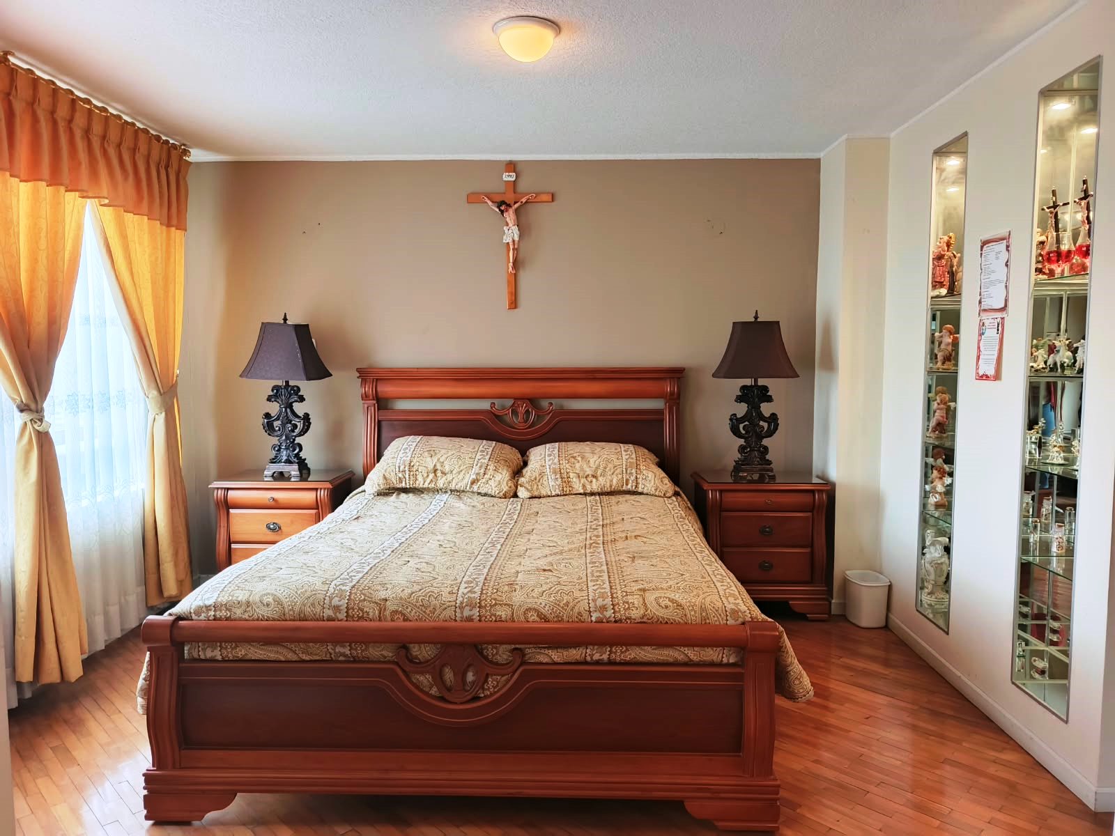 CASA EN VENTA CARCELEN URBANIZACIÓN URABÁ 1 – CONJUNTO PRIVADO | 3 PLANTAS + SUITE | 202 m²