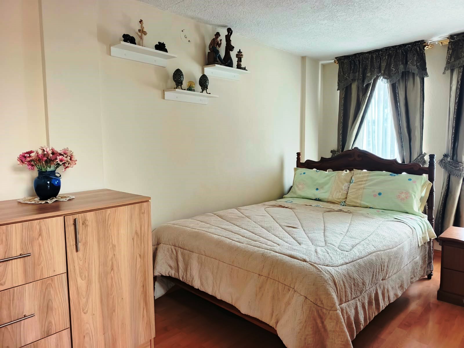 CASA EN VENTA CARCELEN URBANIZACIÓN URABÁ 1 – CONJUNTO PRIVADO | 3 PLANTAS + SUITE | 202 m²