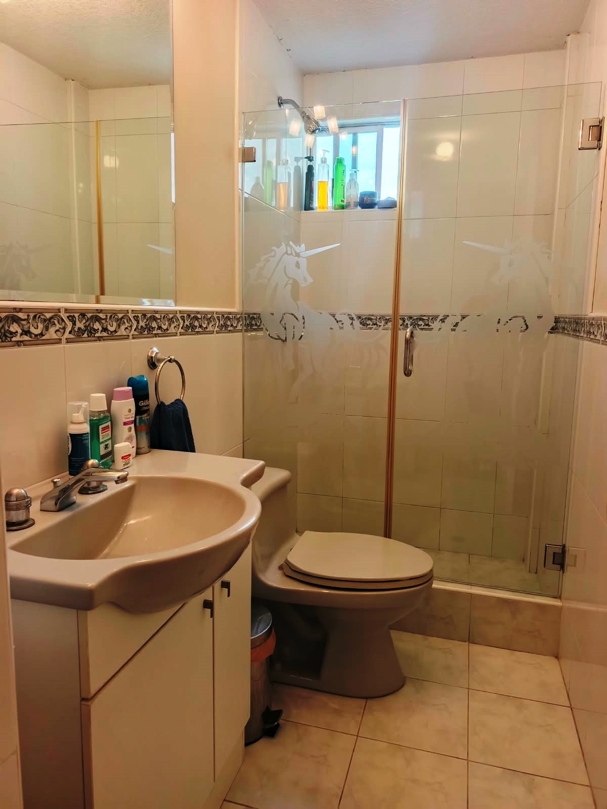 CASA EN VENTA CARCELEN URBANIZACIÓN URABÁ 1 – CONJUNTO PRIVADO | 3 PLANTAS + SUITE | 202 m²