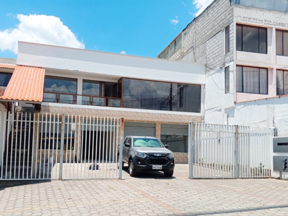 DISPONGO DE 1 LOCAL COMERCIAL, O PARA OFICINA EN ARRIENDO – UBICACIÓN ESTRATÉGICA EN PIFO