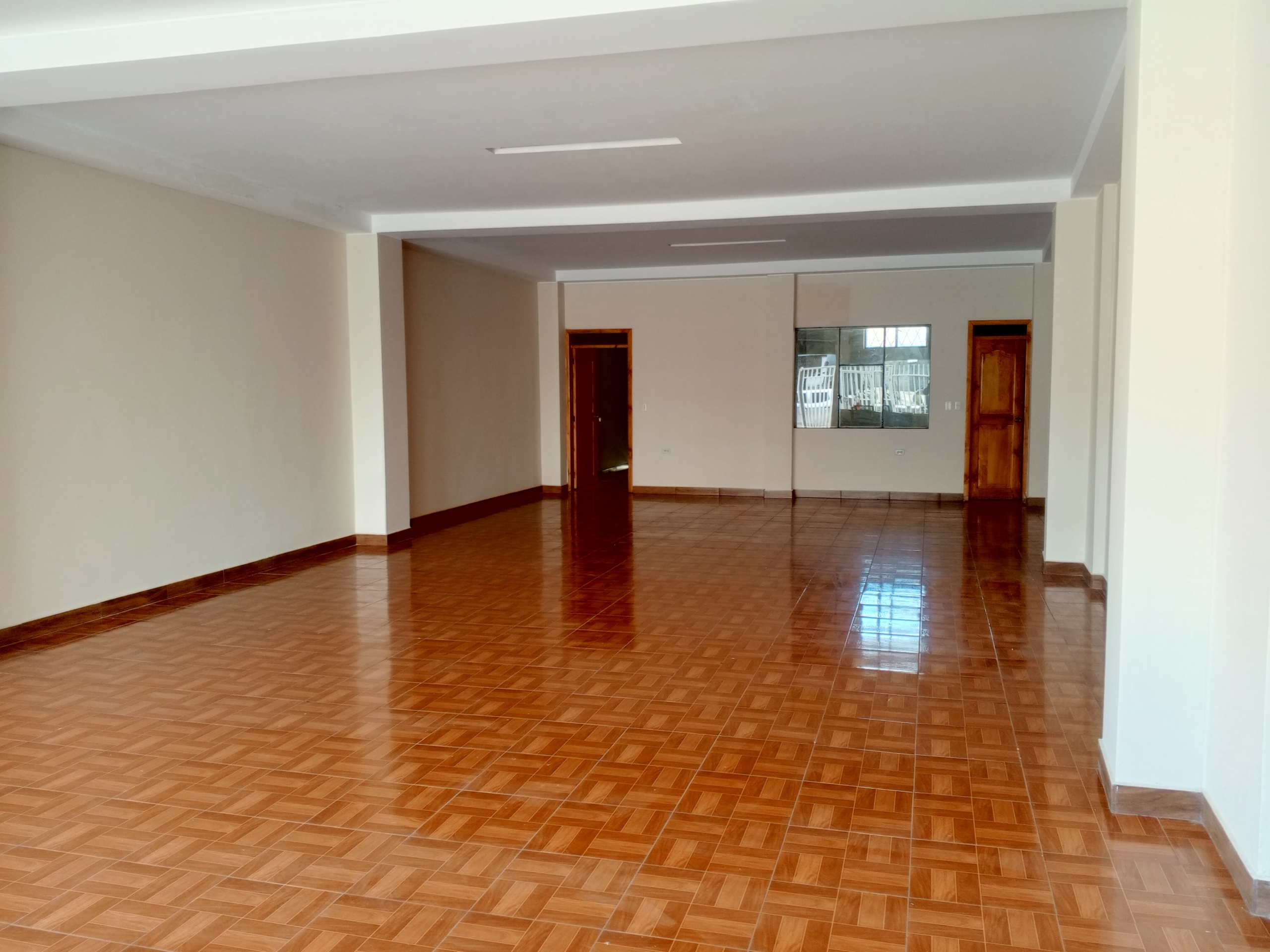 DISPONGO DE 1 LOCAL COMERCIAL, O PARA OFICINA EN ARRIENDO – UBICACIÓN ESTRATÉGICA EN PIFO