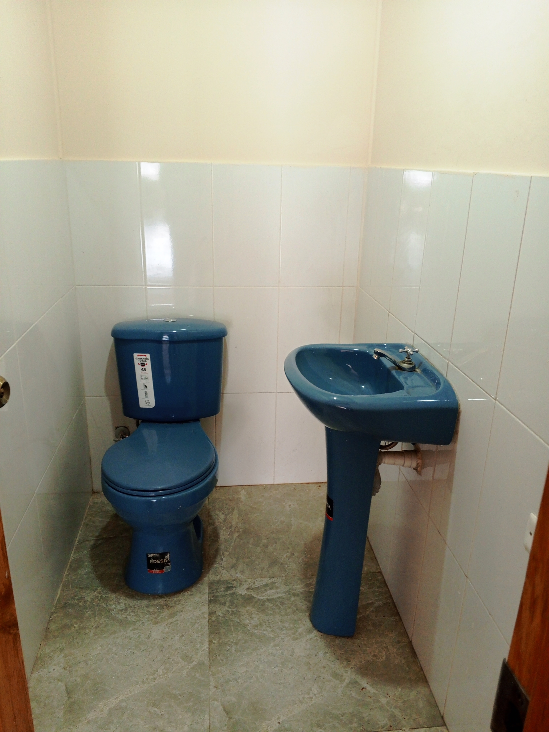 DISPONGO DE 1 LOCAL COMERCIAL, O PARA OFICINA EN ARRIENDO – UBICACIÓN ESTRATÉGICA EN PIFO